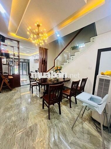 bán nhà 2 tầng đúc đường 5,5m Vỉa hè 3m, P Khuê Trung 

- DT 90 m2