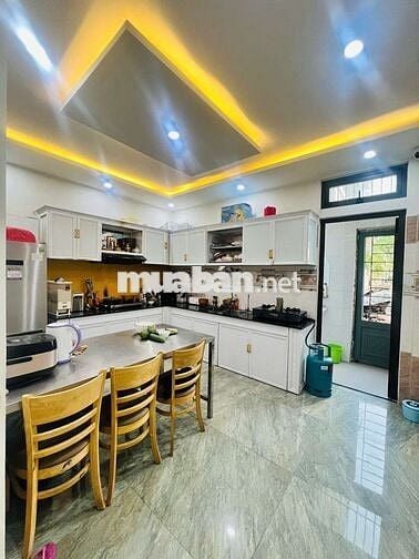 bán nhà 2 tầng đúc đường 5,5m Vỉa hè 3m, P Khuê Trung 

- DT 90 m2