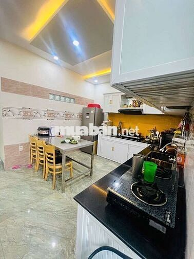 bán nhà 2 tầng đúc đường 5,5m Vỉa hè 3m, P Khuê Trung 

- DT 90 m2