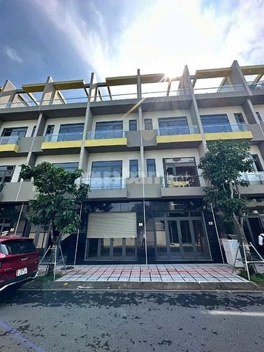 Nhà phố liền kề Bcons Uni Valley