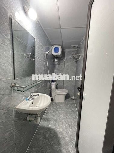 Bán nhà Vũ Tông Phan 30m2 mặt tiền 5.5m,lô góc giá 3,5 tỷ thương lượng