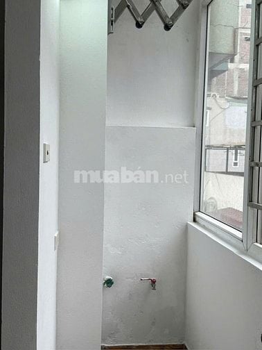 Căn hộ khép kín cả tầng 3 55m2 làng Ngọc Hà