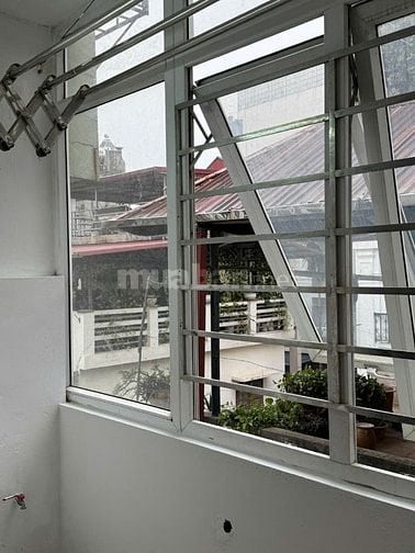 Căn hộ khép kín cả tầng 3 55m2 làng Ngọc Hà