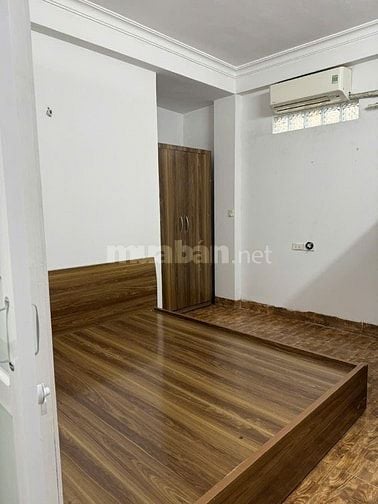 Căn hộ khép kín cả tầng 3 55m2 làng Ngọc Hà