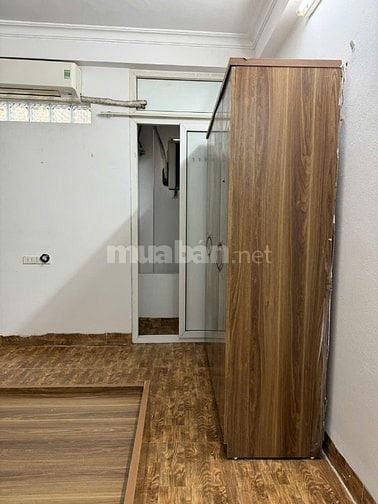 Căn hộ khép kín cả tầng 3 55m2 làng Ngọc Hà