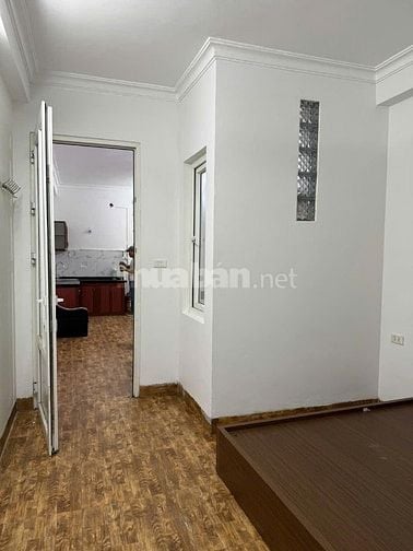 Căn hộ khép kín cả tầng 3 55m2 làng Ngọc Hà