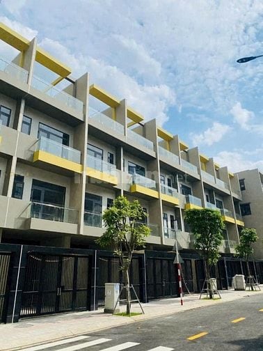 Nhà phố liền kề Bcons Uni Valley