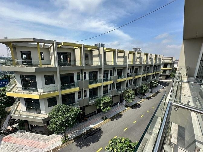 Nhà phố liền kề Bcons Uni Valley