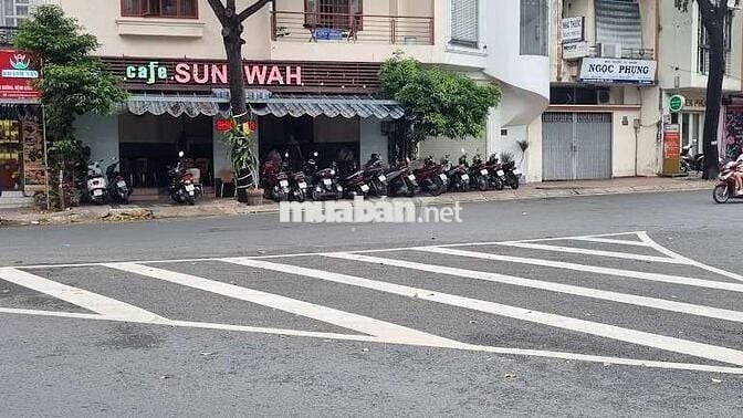 GÓC 2 MT ÚT TỊCH, P4, TÂN BÌNH.