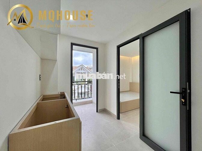 2 phòng ngủ mới xây ngay vòng xoay Dân Chủ - check in liền