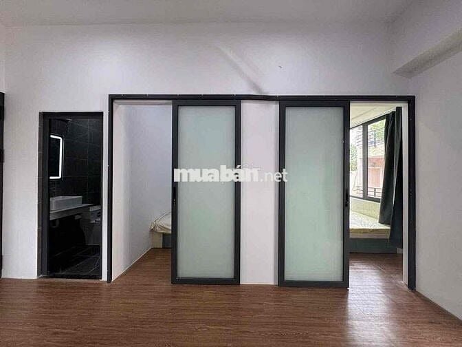 2 phòng ngủ ban công lớn ngay Cao Thắng - nhà mới xây