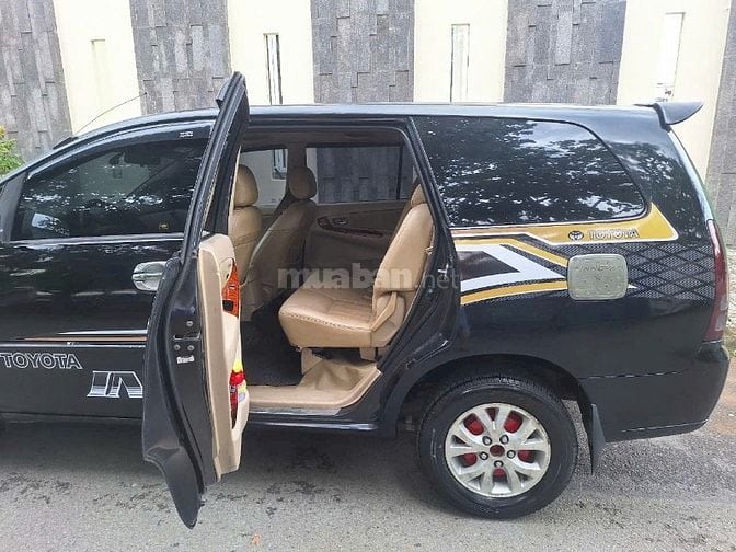 Em cần bán Innova 2007 màu đen 2.0G 