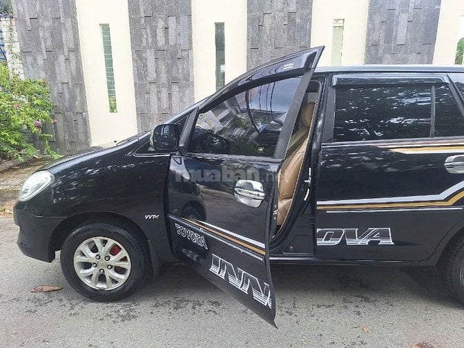 Em cần bán Innova 2007 màu đen 2.0G 