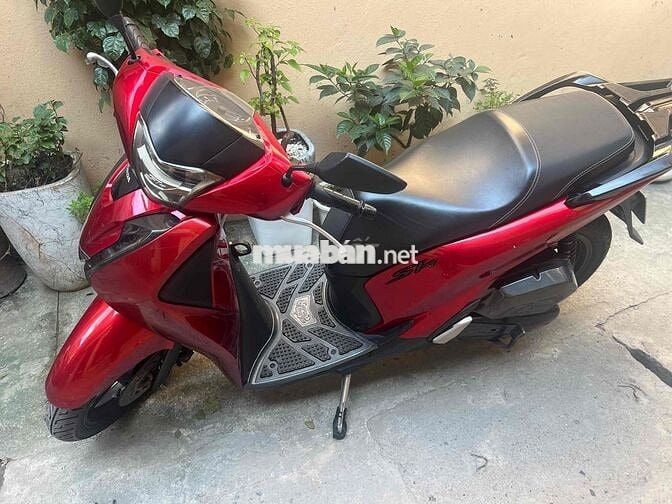 Cần bán SH 2016  đã lên phom 2018 màu đỏ chính chu