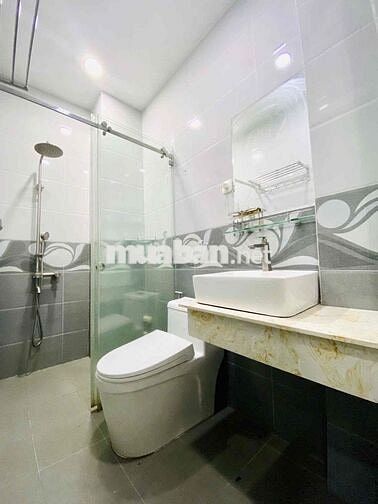 STUDIO THANG MÁY, HẦM XE LỚN K GIỚI HẠN NGƯỜI Ở CMT8