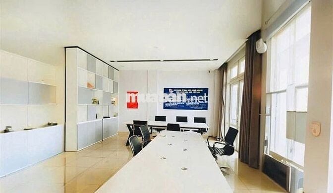 SIÊU PHẨM ỐP KÍNH !! MT 22E Hoàng Hoa Thám, P.1, PN- hầm, thang máy