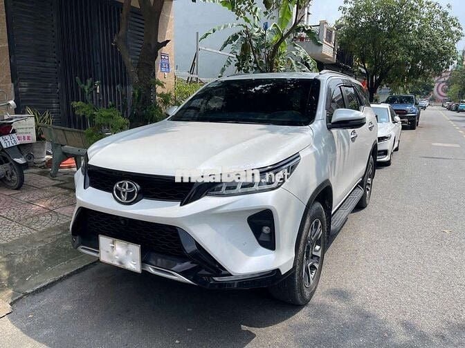 FORTUNER LEGENDER 2022, SƠN ZIN 100%, 31 NGÀN KM