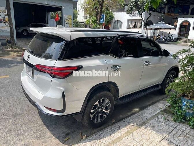 FORTUNER LEGENDER 2022, SƠN ZIN 100%, 31 NGÀN KM