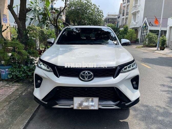 FORTUNER LEGENDER 2022, SƠN ZIN 100%, 31 NGÀN KM