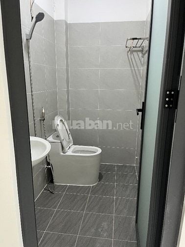 Nhà mới xây có 3 phòng cho thuê hẻm 123 đường Đỗ Xuân Hợp, giá từ 5tr