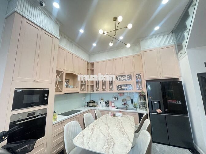 BÁN NHÀ BẾN LỘI BTĐA BÌNH TÂN NHÀ ĐẸP 5 TẦNG FULL NT CHÂU ÂU HXH 7.6T