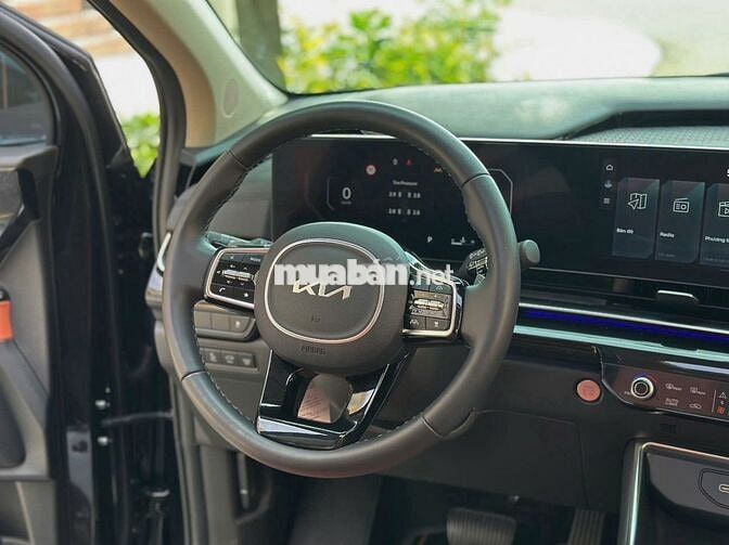 Kia Carnival 2024 2.2D Signature 7 ghế - 20.000km