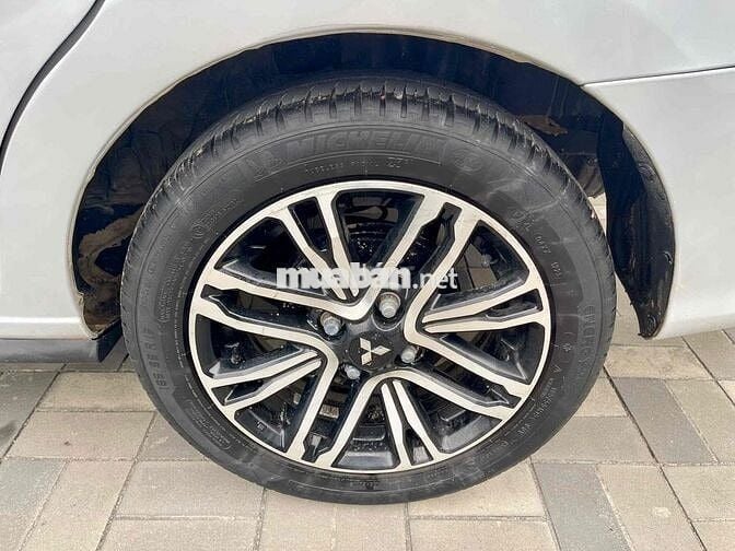 Mitsubishi Attrage 2021 1.2L CVT Premium - 82000 k