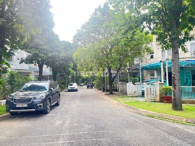 Chính chủ gửi bán căn Biệt Thự  liên kế khu Villa Hoja P.P.Long Q9 cũ