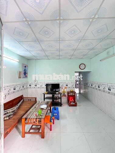 NHÀ GIÁ HẠT DẺ TẠI HẺM 366 CMT8 GẦN TRƯỜNG THPT BÙI HỮU NGHĨA