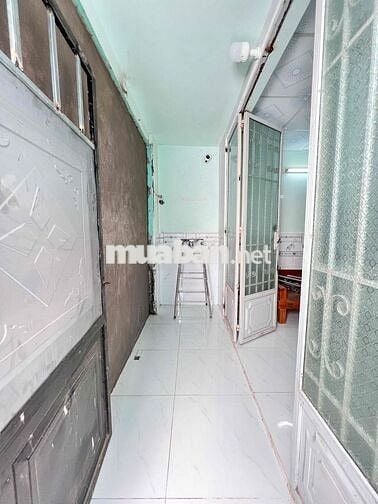 NHÀ GIÁ HẠT DẺ TẠI HẺM 366 CMT8 GẦN TRƯỜNG THPT BÙI HỮU NGHĨA