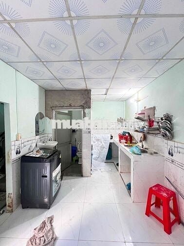 NHÀ GIÁ HẠT DẺ TẠI HẺM 366 CMT8 GẦN TRƯỜNG THPT BÙI HỮU NGHĨA