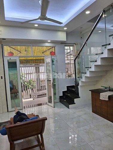 Cho thuê nhà nguyên căn đường 12 (cách QL13 tầm 100m)