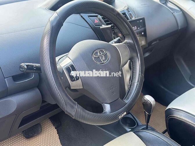 Toyota Yaris 2010 1.3 AT - 120000 km