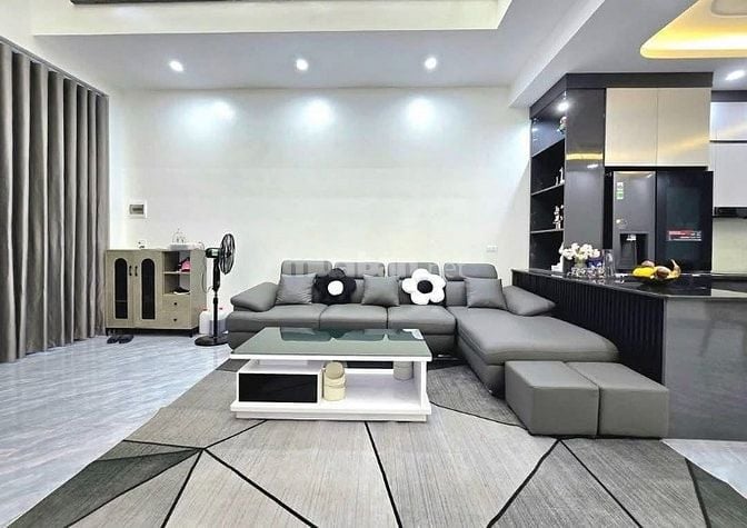 Bán Nhà Mặt Phố 6 Tầng 135m² – Ngọc Thụy, LB, Kinh Doanh, Hơn 24 Tỷ