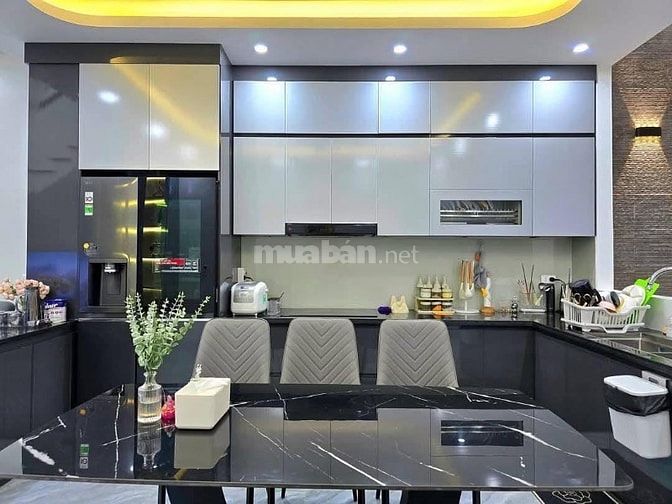 Bán Nhà Mặt Phố 6 Tầng 135m² – Ngọc Thụy, LB, Kinh Doanh, Hơn 24 Tỷ