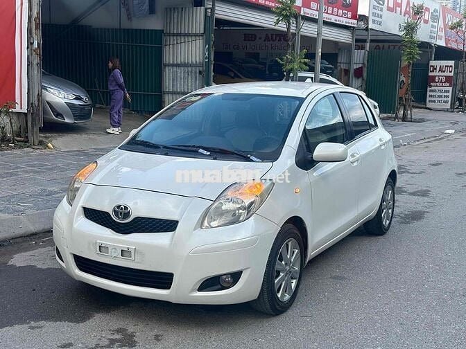 Toyota Yaris 2010 1.3 AT - 120000 km
