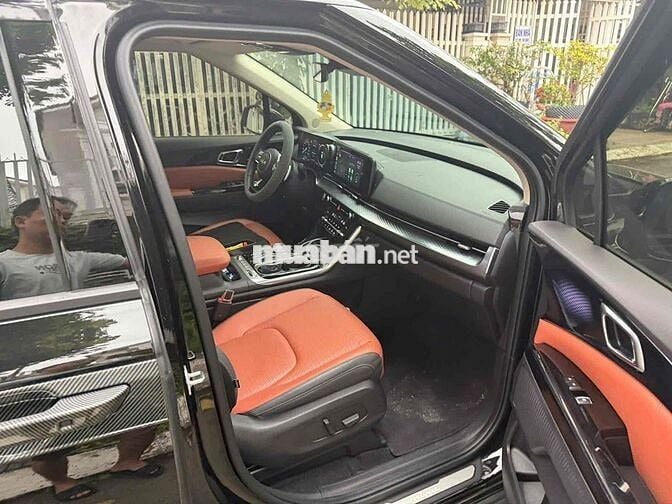 carnival 2.2D signature 2024 như moi