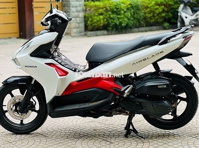 AIR BLADE 125FI TRẮNG ĐỎ XE NGUYÊN ZIN BIỂN 29