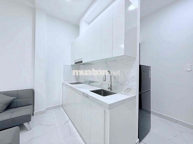 CĂN HỘ BAN CÔNG LỚN  RỘNG 35m2 XA BẾP NGUYỄN HỮU CẢNH GẦN QUẬN 1