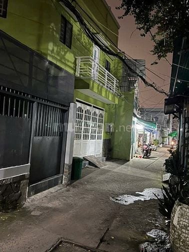 Phòng mới 27m2, WC riêng, bếp riêng, máy lạnh, gần Gigamall