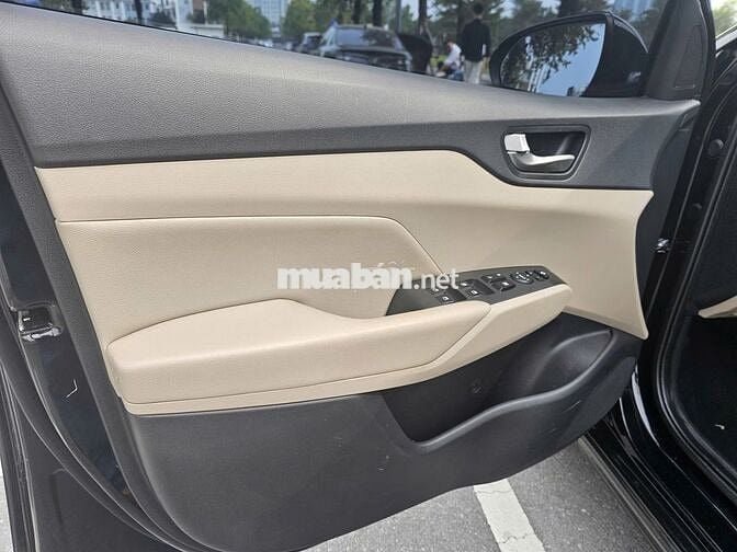 Hyundai Accent bản đủ ATH 2022 màu đen