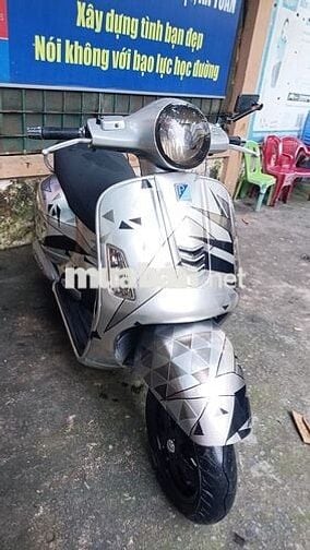 VESPA GTS 125 4V nhập Ý