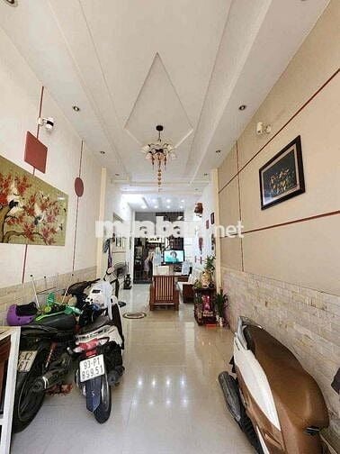 NHÀ DIỆN TÍCH LỚN PHẠM THẾ HIỂN