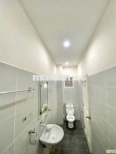 Phòng Cửa Sổ Giá Rẻ Gần Emart Phan Huy Ích