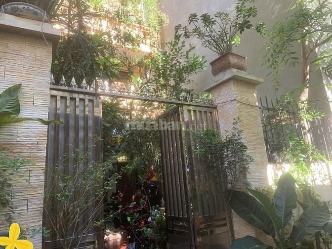 BIỆT THỰ MINI SÂN VƯỜN Lạc Long Quân, Cầu Giấy, 110m², 4 tầng, 24 tỷ