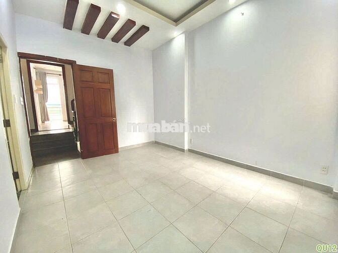 Phòng Cửa Sổ Giá Rẻ Gần Emart Phan Huy Ích