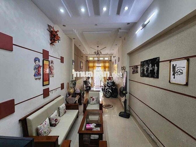 NHÀ DIỆN TÍCH LỚN PHẠM THẾ HIỂN