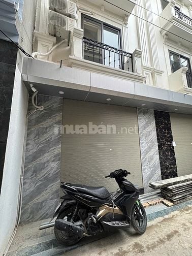 BÁN NHÀ RIÊNG CỰC HIẾM - SỔ NỞ HẬU - Ô TÔ ĐỖ CỬA - CỰC ĐẸP!!!