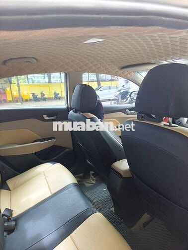 Xe mới mua, muốn lên đời 7 chổ để chạy dịch vụ