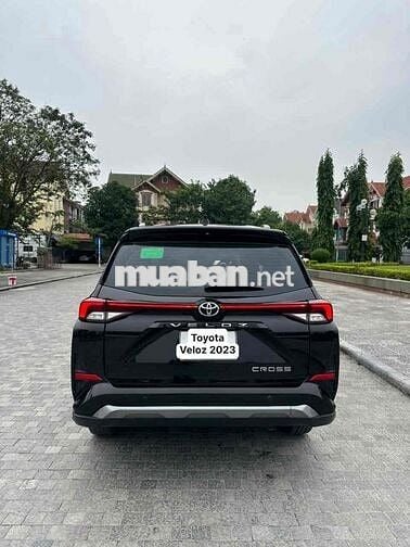 Toyota Veloz Cross 2023  số tự động 7 chỗ